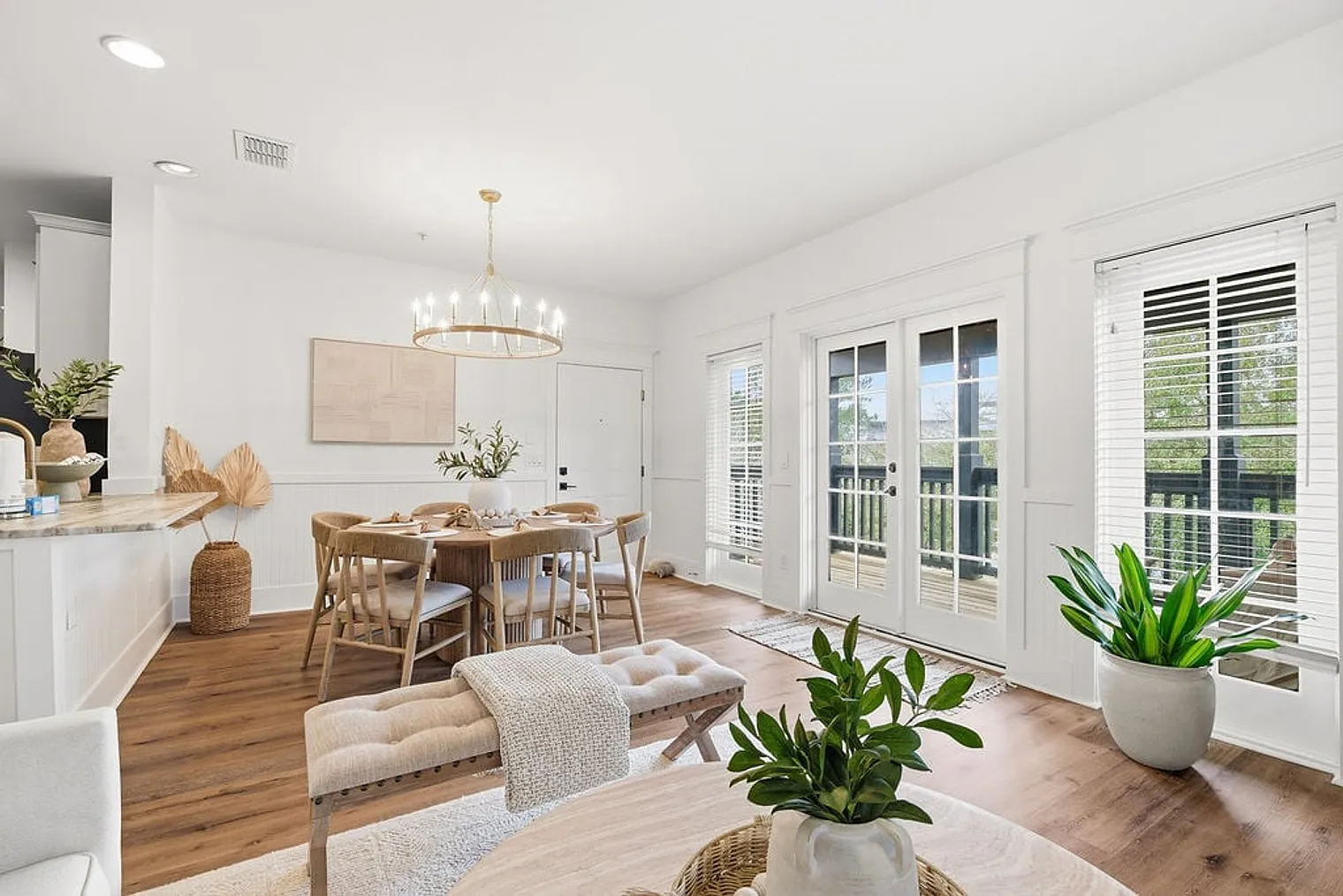 2 bed, 2.0 bath, 1011 sqft, $8,340 — Photo 3