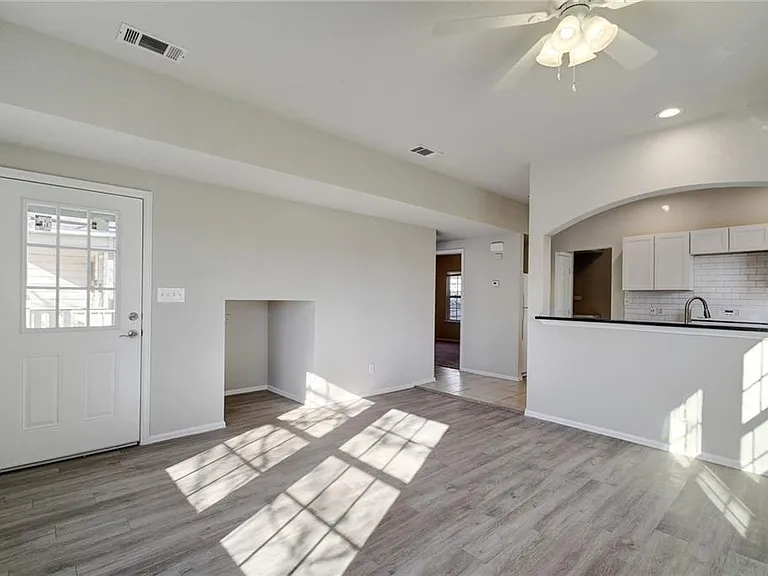 2206 Pennsylvania Ave #1 — Photo 3