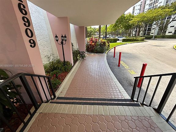 4th image of 16909 N Bay Rd APT 602