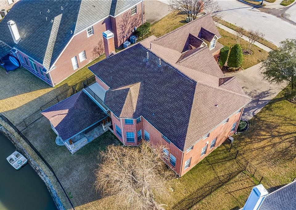2nd image of 311 Cove Dr