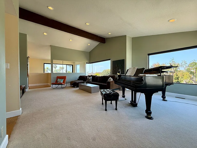 4221 Hill St — Photo 15