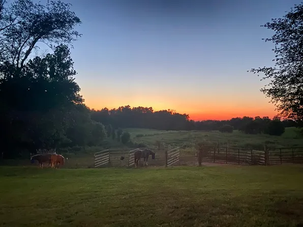 6180 Crawford Store Rd, Springfield, TN 37172