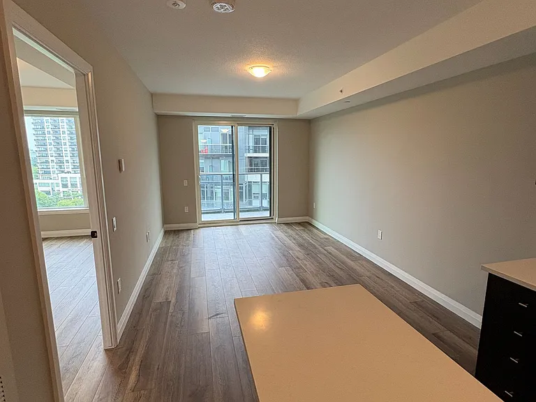 93 Arthur St N #908 — Photo 1