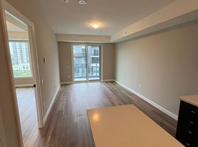 93 Arthur St N