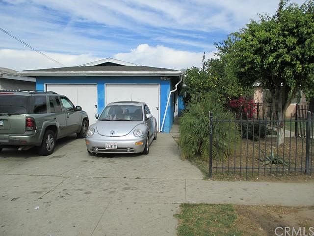 1st image of 3659 W 105th St