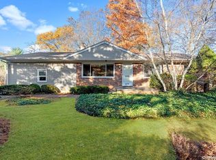 229 Syosset Woodbury Rd, Syosset, NY 11791