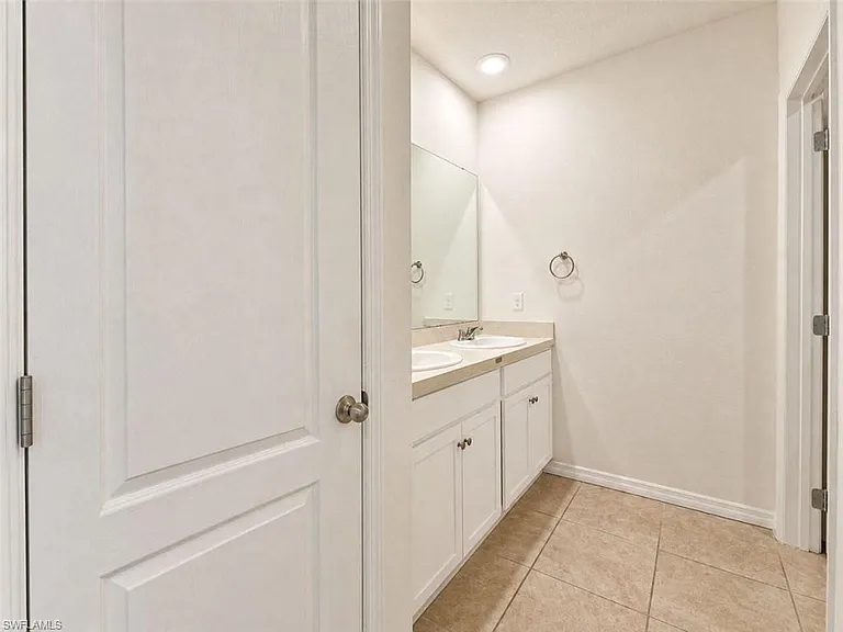 2736 Dumont Ln — Photo 22