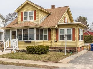 31 Academy Rd, Leominster, MA 01453