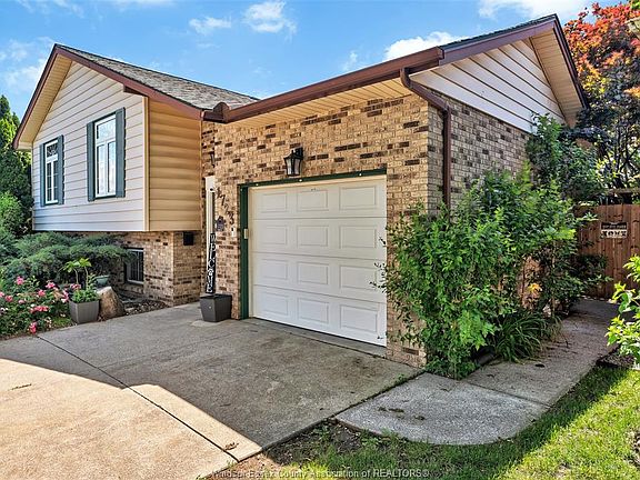 2nd image of 1723 Homestead Ln