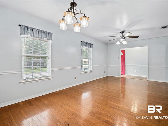 3rd image of 5175 Somerset Dr W