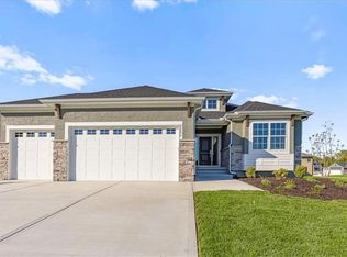 2226 SW Heartland Ct, Lees Summit, MO 64082