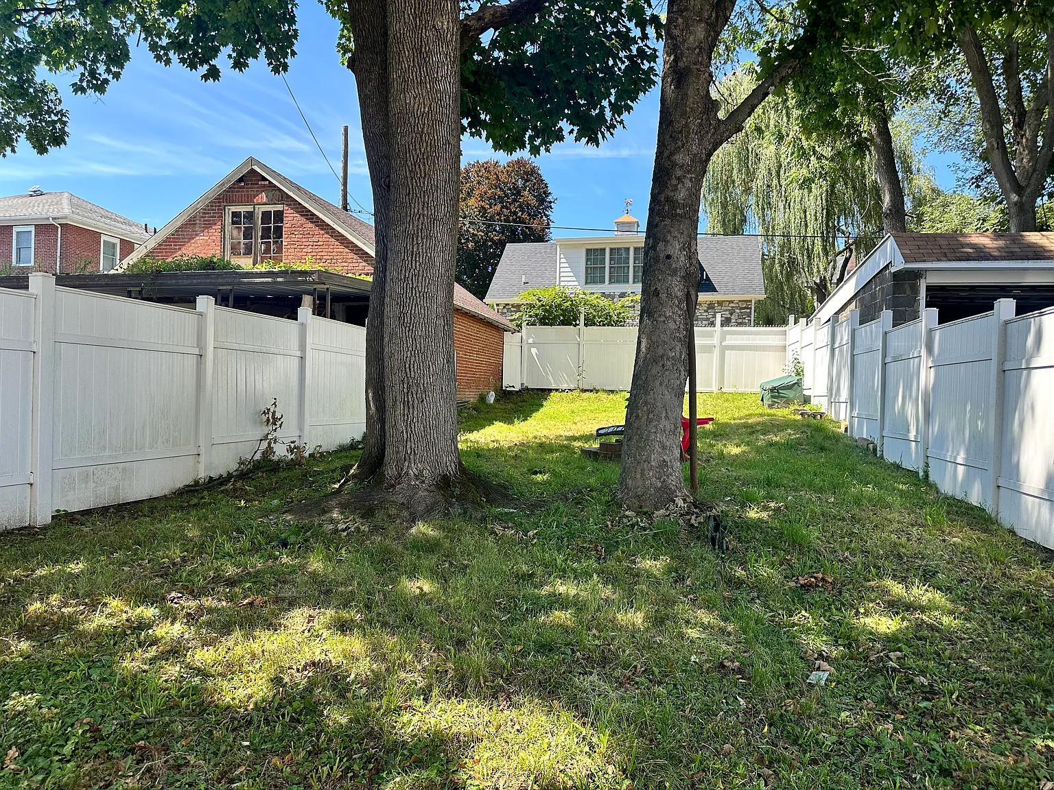 4 bed, 1.5 bath, 1439 sqft, $3,400 — Photo 2