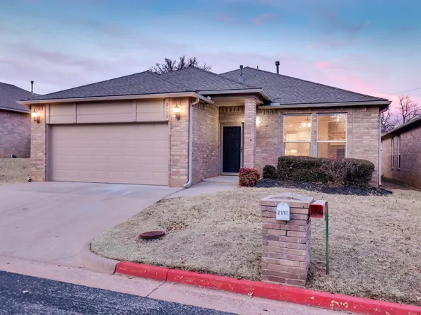 2113 Three Stars Rd, Edmond, OK 73034