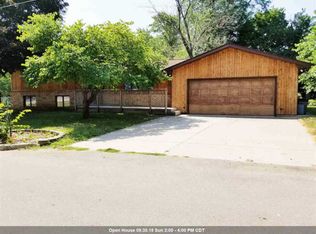 6312 E Beach Dr, Chillicothe, IL 61523