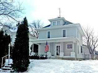 633 1st St, Kenyon, MN 55946