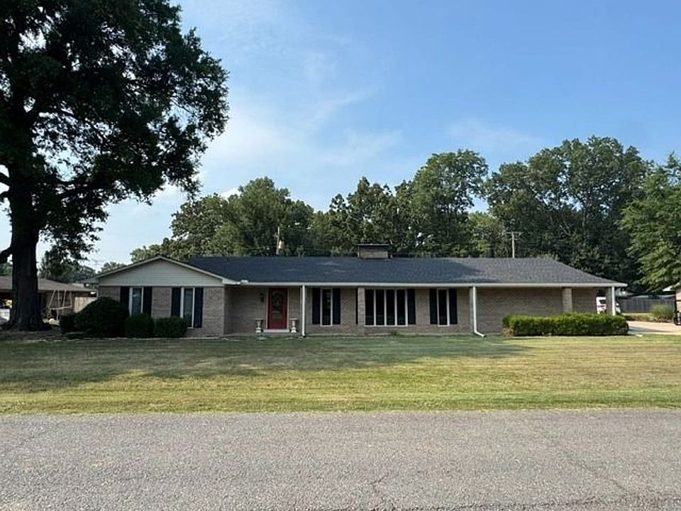 1st image of 1004 E Sims St