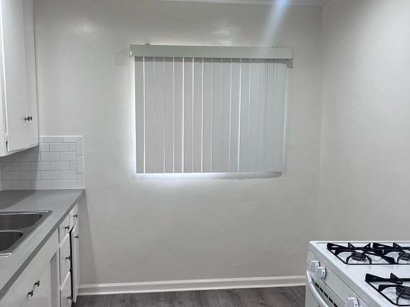2nd image of 936 N Sierra Bonita Ave