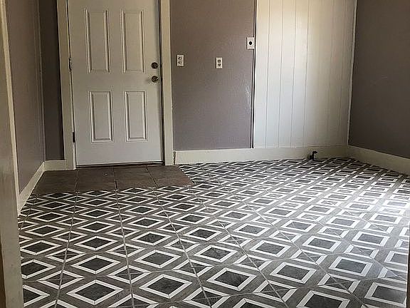 5th image of 520 E 15th Ave