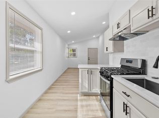 1503 Avenue P #R2, Huntsville, TX 77340