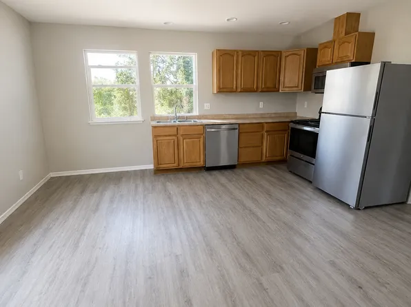 1112 S Yew St APT A, Centralia, WA 98531