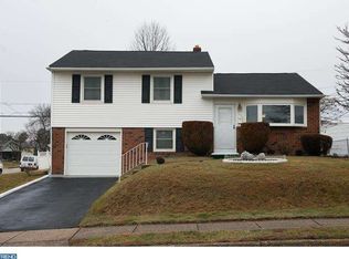 1206 Woodside Rd, Conshohocken, PA 19428
