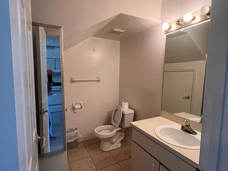 2907 SW 38th Pl — Photo 10