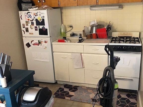 4th image of 935 Logan St APT 108