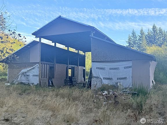 4th image of 12446 Waddell Creek Road SW