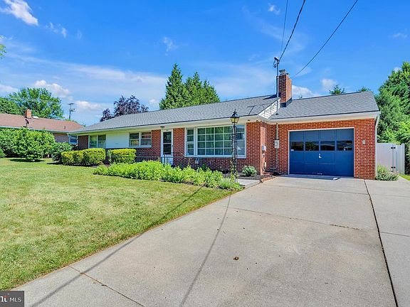4th image of 221 McKinley Ave