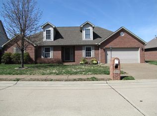2633 Meadowcrest Dr, Newburgh, IN 47630