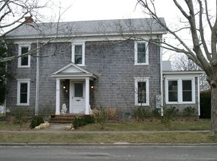 531 Wiggins St, Greenport, NY 11944
