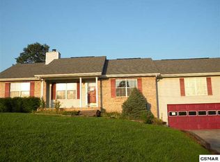 1255 Amber Ln, Sevierville, TN 37862