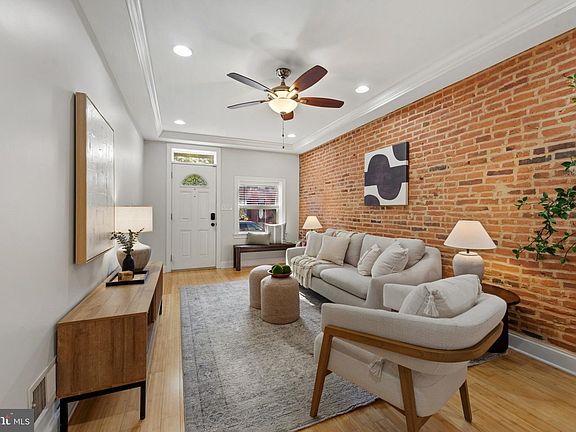 5th image of 1434 Andre St
