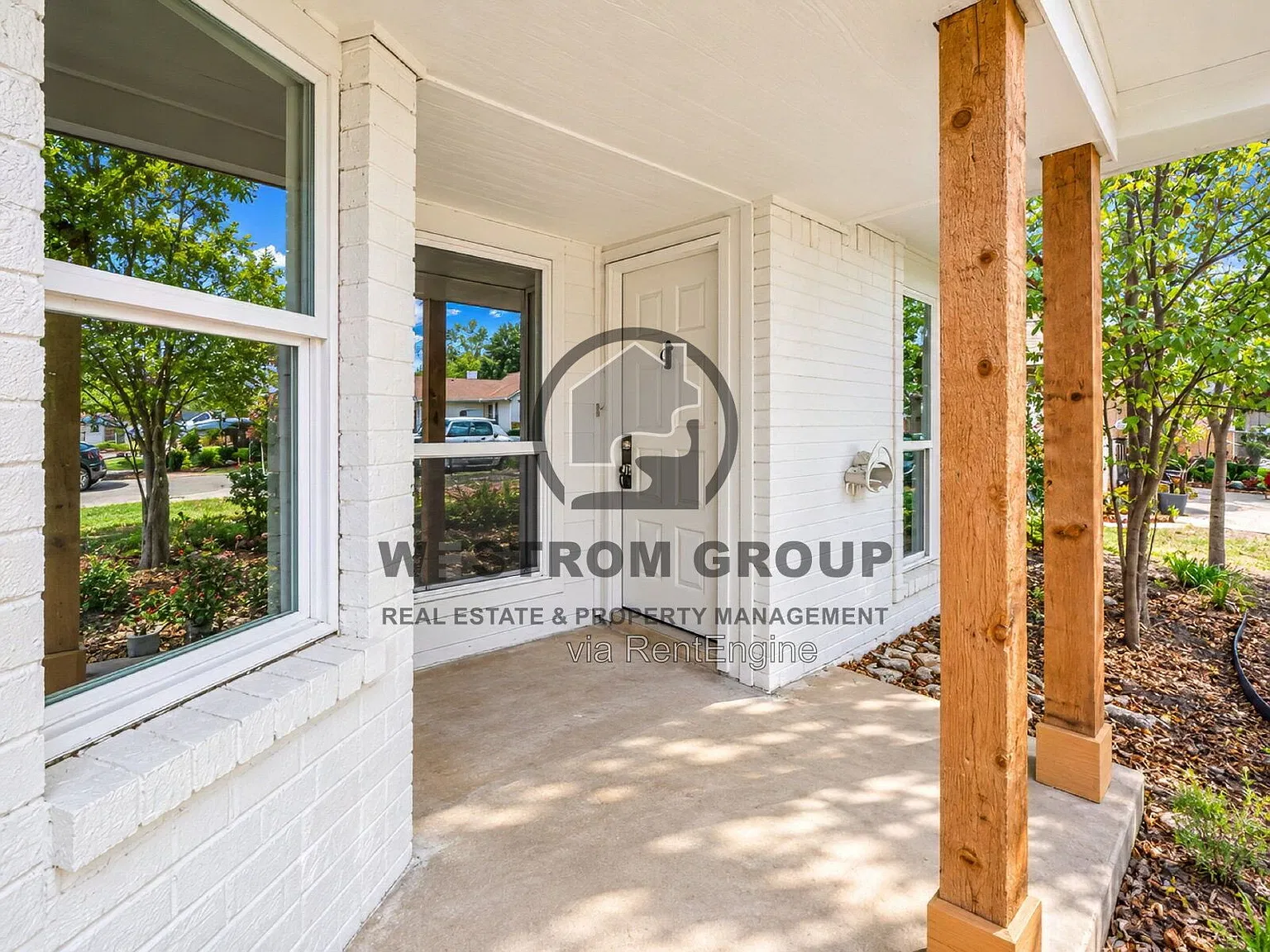 3 bed, 2.0 bath, 1208 sqft, $1,895 — Photo 4