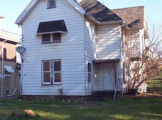 886 N Sharpsville Ave, Sharon, PA 16146