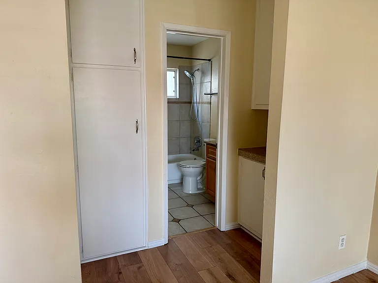 1464 Essex St #7 — Photo 9