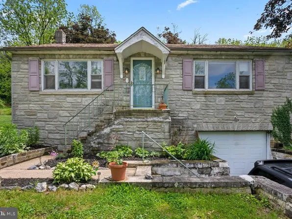 1644 Moselem Springs Rd, Hamburg, PA 19526