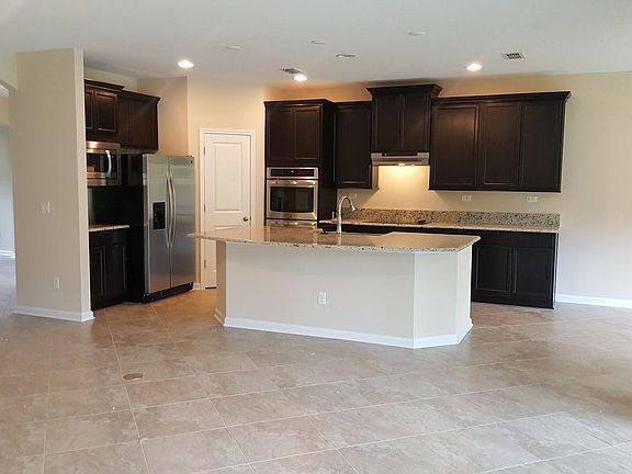 4th image of 97178 Harbor Concourse Cir