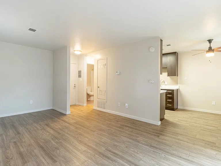 Riverbend Apartments — Photo 23