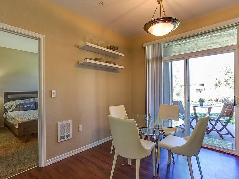 Commons at Verandas in Tanasbourne Apartments — Photo 26