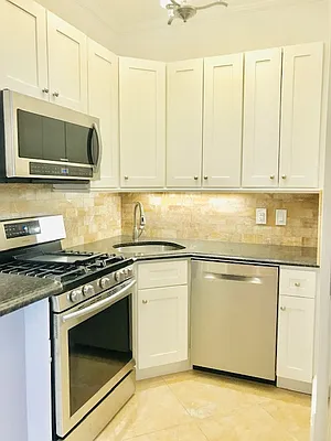 Rented by CitySites Real Estate Group | media 3