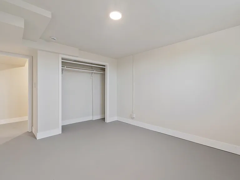 1575 W 7th St — Photo 10
