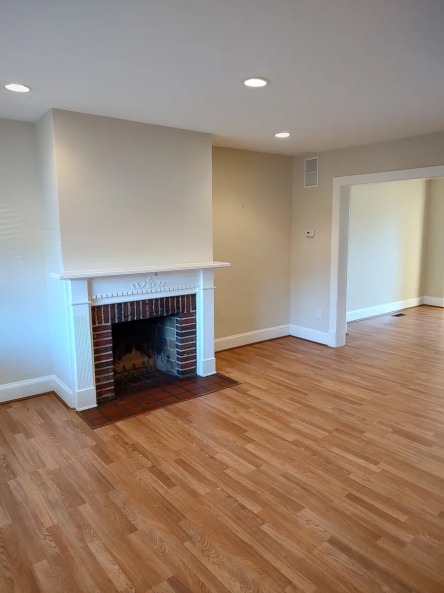 Building Photo - 406 Ingraham St NW