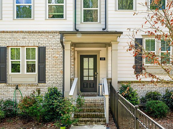3rd image of 309 Vista Ln