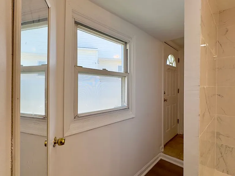 8252 Longpoint Rd — Photo 14