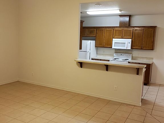 Living, kitchen