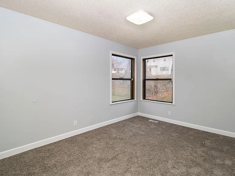 408 N Perrine St — Photo 11
