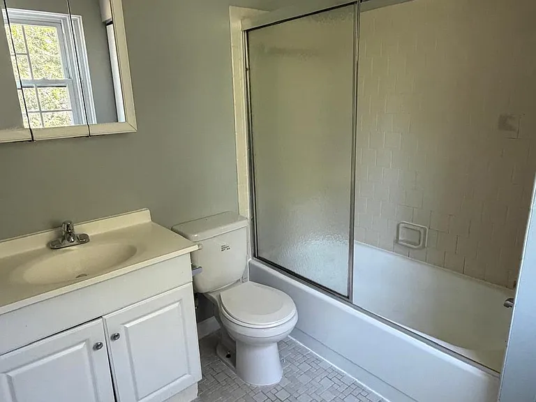 8108 Sandy Spring Rd — Photo 13