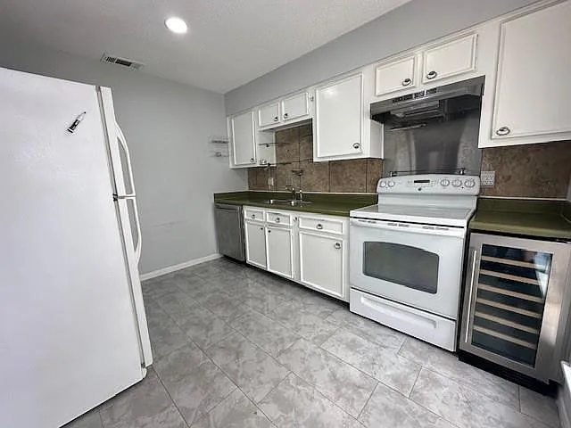7700 Creekbend Dr #109 — Photo 7