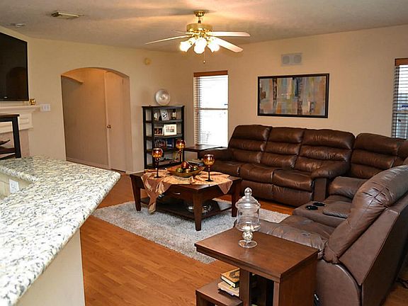 5th image of 3815 Gardenia Bend Dr